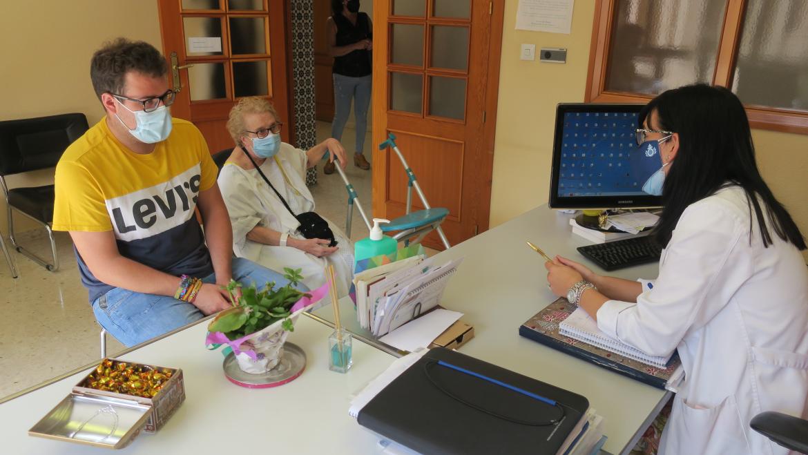 Intervención del área de Trabajo Social del Hospital San Rafael con familiar y paciente